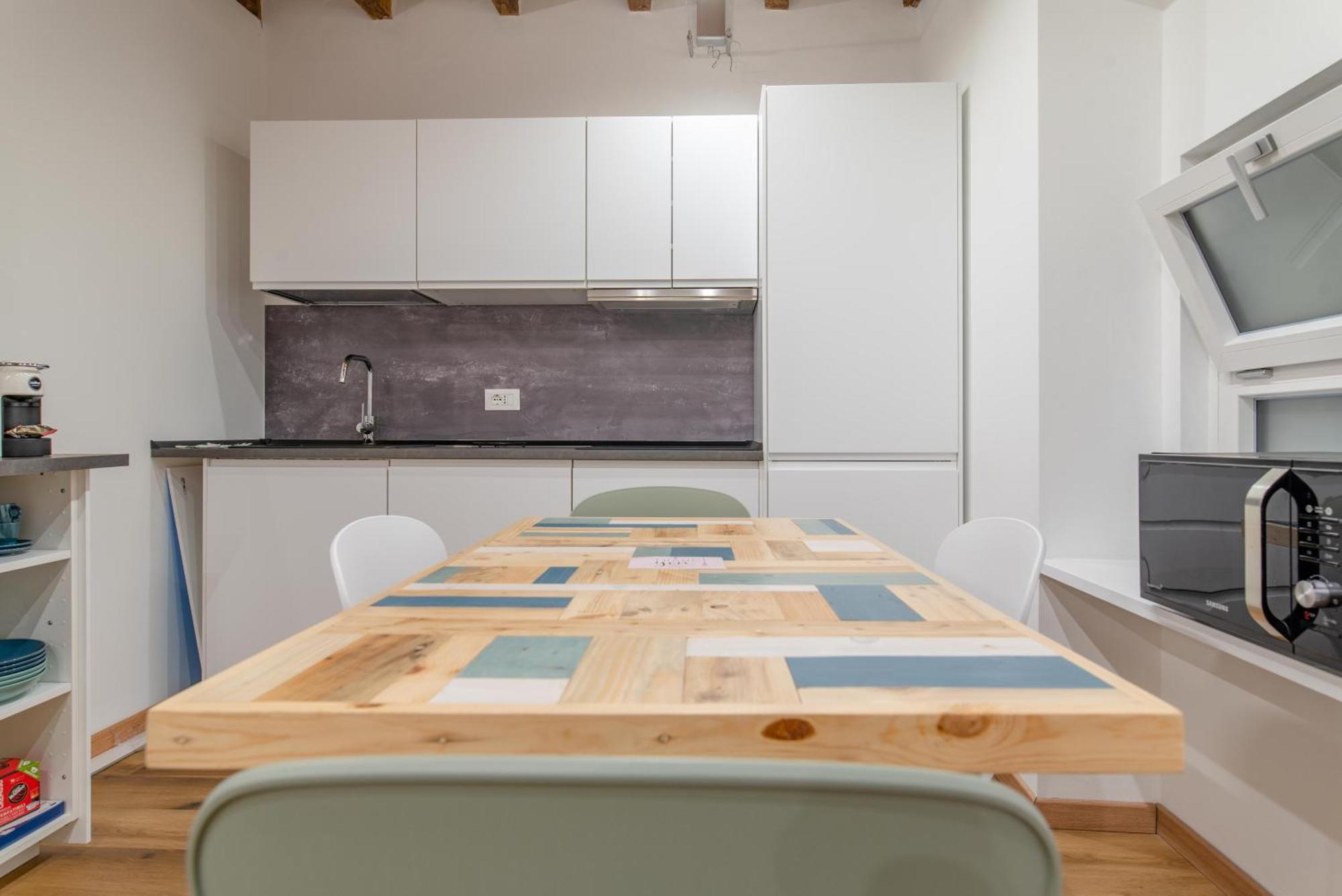 The Happyhouse, No Lift By Happyhostorino Apartment Exterior foto